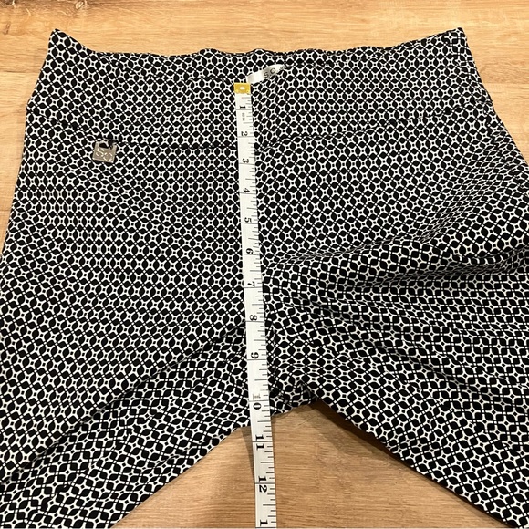 S. C. & Co | Black & White 7/8 ankle skinny pants - Picture 3 of 9